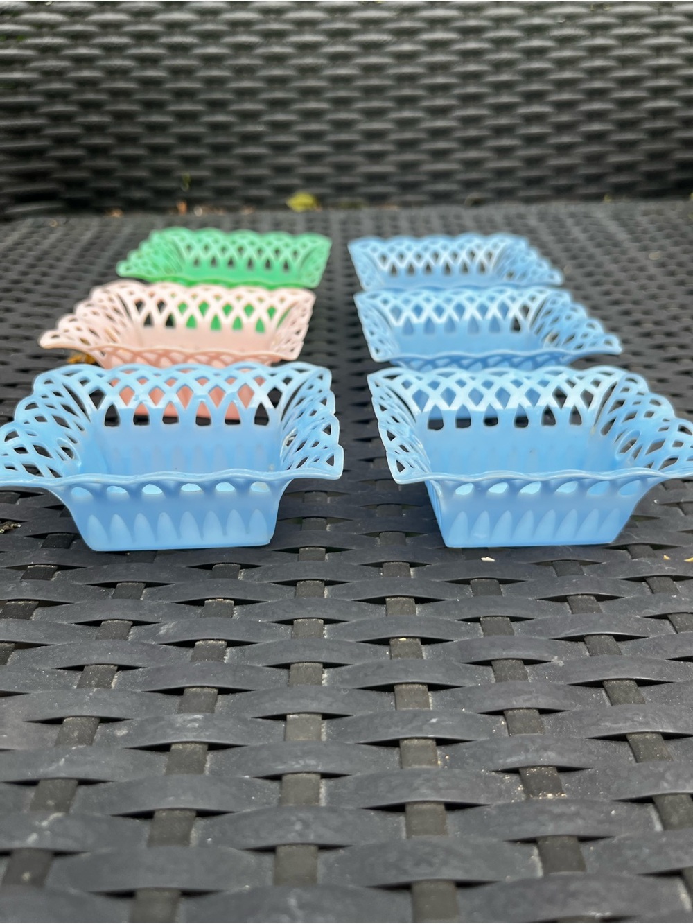 Best USA Mini Decorative Plastic Baskets in Blue, Pink & Green